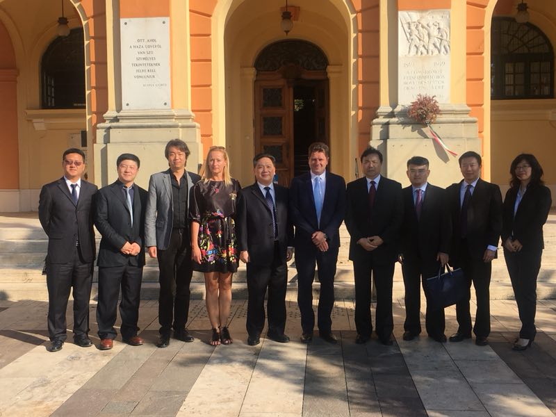 中心一行與匈牙利、斯洛伐克市長(zhǎng)會(huì)談 (5).jpg